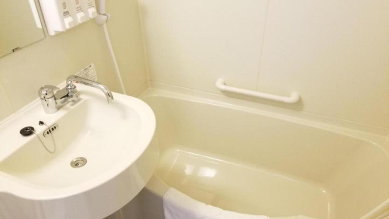 Toyoko Inn Ebina Eki Higashi Guchi Экстерьер фото